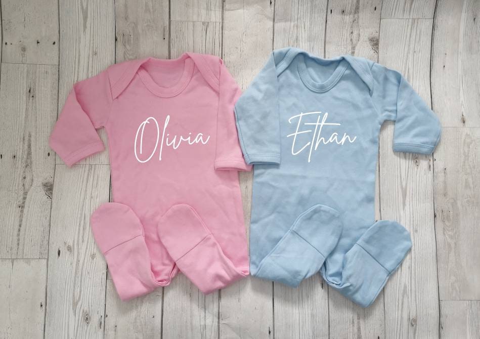 Personalised Twin Boy Girl Baby Clothes Sleepsuit Gift Name Boys Girls Romper Newborn Coming Home Outfit Set I'm Here Welcome World Cotton