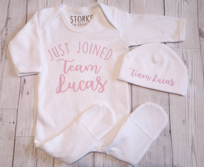 Personalised New Baby Gift First Outfit Just Joined Team Surname Unisex Clothes Sleepsuit Hat Set Boy Girl Coming Home Romper Newborn Cotton