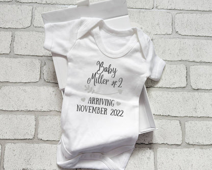 Personalised Pregnancy Announcement Bodysuit in Box Baby Gift New Parents To Be Customised Baby Coming Soon and Date Open Me Keepsake Box