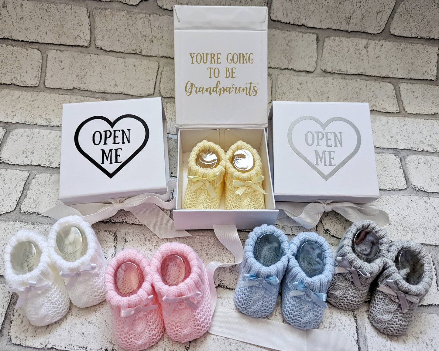 Personalised Pregnancy Announcement Gift Boxed Baby Booties You're going to be Parents Daddy Mummy Grandparents Any Name Any Text Surrogacy