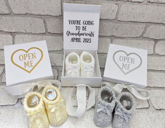 Personalised Pregnancy Announcement Gift Baby Shoes in Box Any Text Surrogacy You're going to be Parents Daddy Mummy Grandparents Any Name