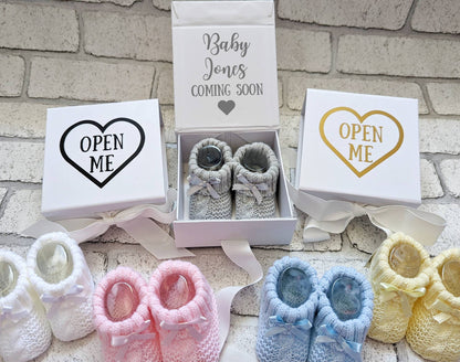Personalised Pregnancy Announcement Gift Baby Shoes in Box Any Text Surrogacy You're going to be Parents Daddy Mummy Grandparents Any Name