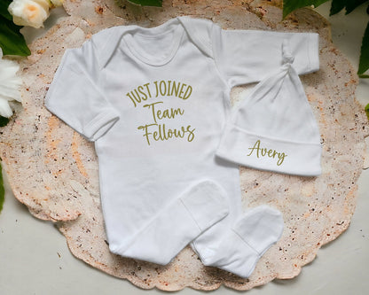 Personalised New Baby First Outfit Just Joined Team Surname Unisex Sleepsuit Hat Set Boy Girl Gift Coming Home Romper Suit Newborn Cotton
