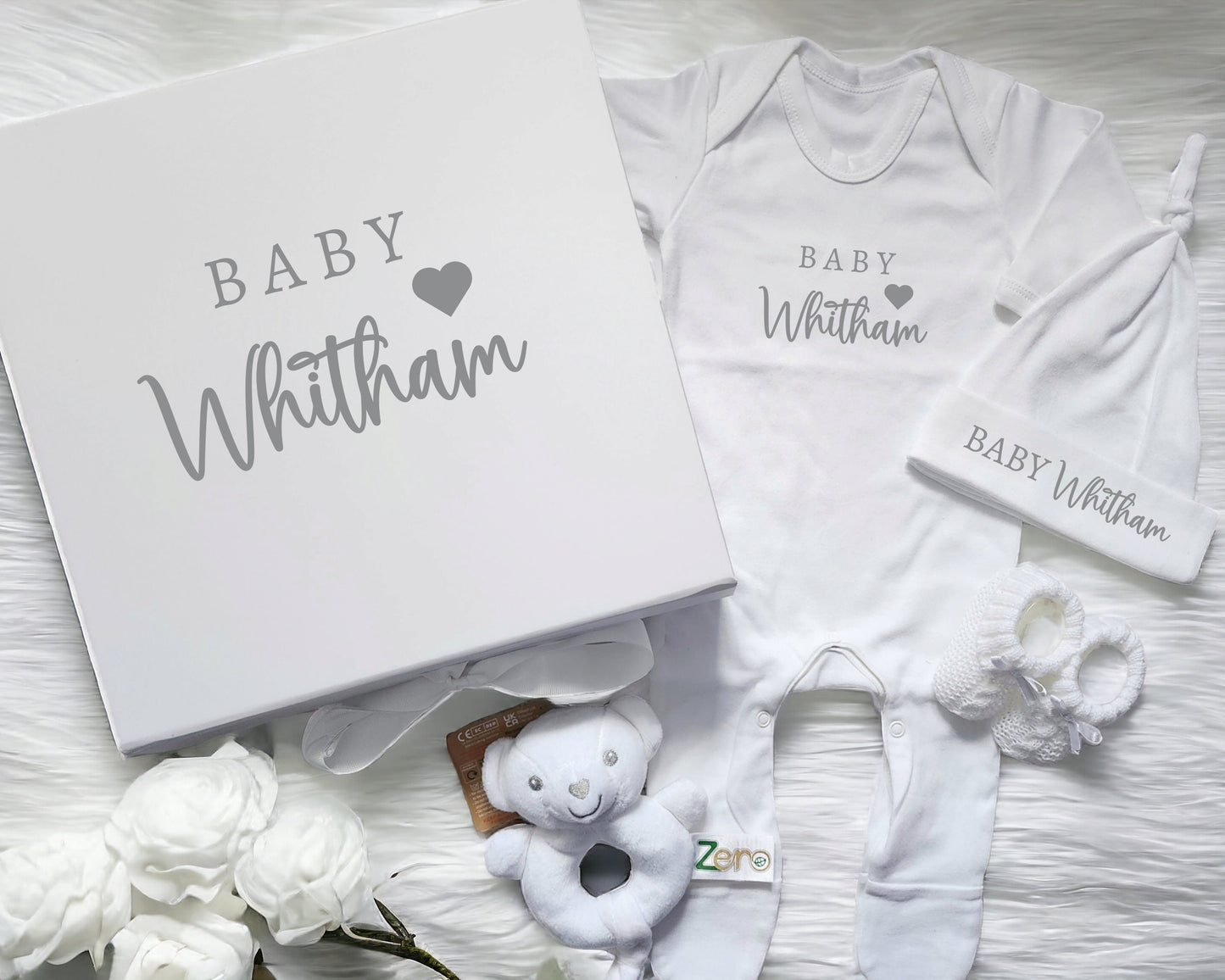Personalised New Baby Outfit Neutral Gift Box Set First Outfit White Sleepsuit Hat Rattle Coming Home Keepsake Romper Bodysuit Newborn